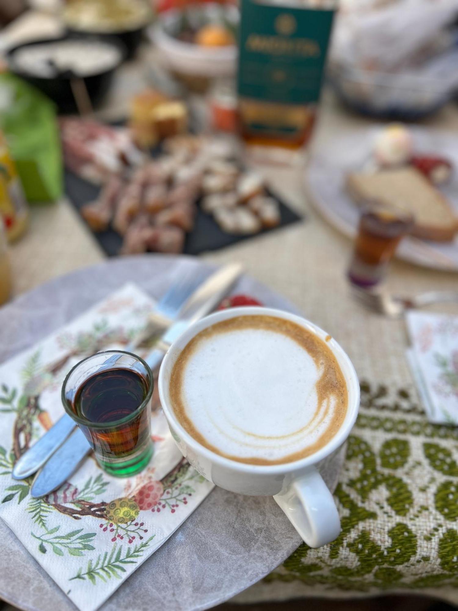 Kaffeinn Specialty Coffee Băile 1 Mai Zewnętrze zdjęcie