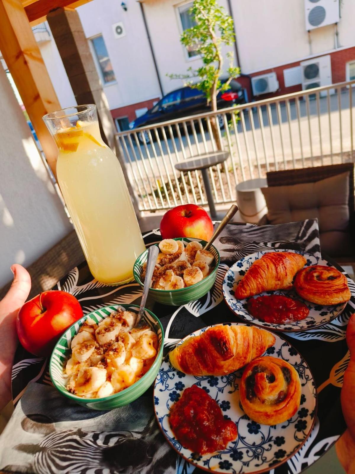 Kaffeinn Specialty Coffee Băile 1 Mai Zewnętrze zdjęcie